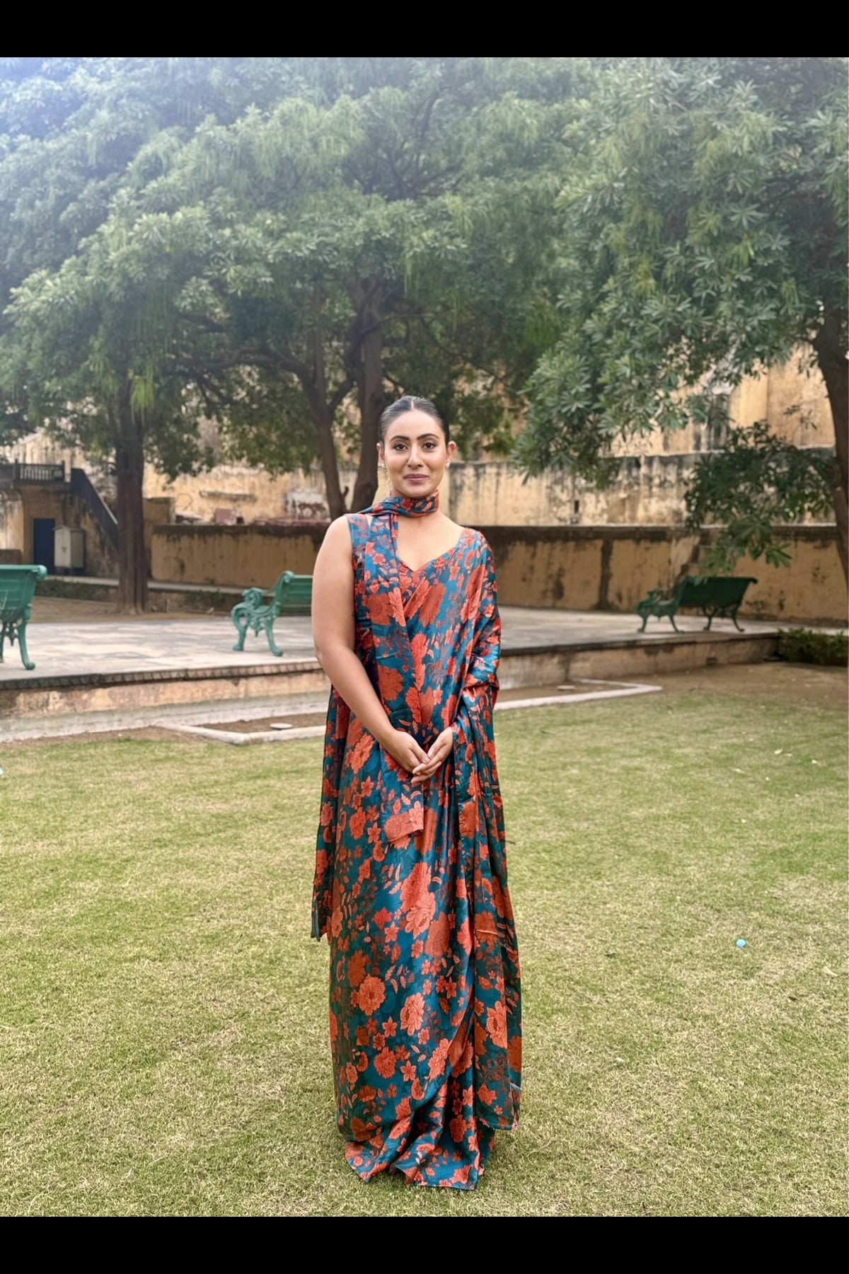Rustbed Saree and Blouse (Set of 2)